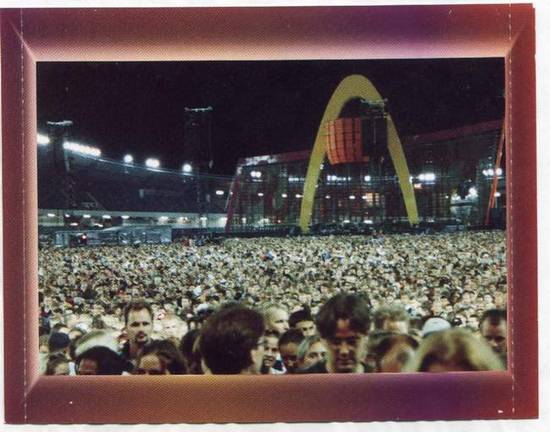 u2 popmart stage